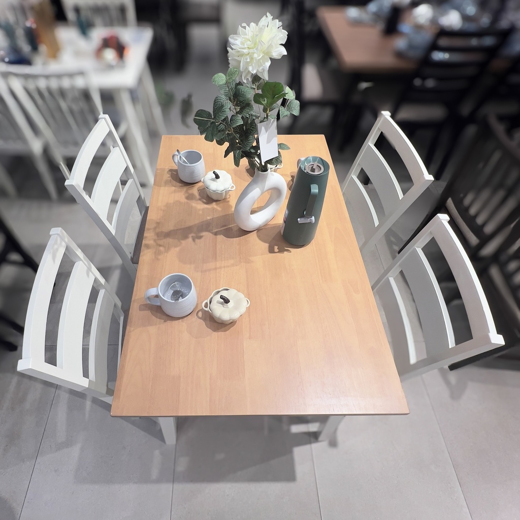 Juego Comedor 4 sillas Hugo